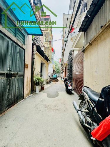 Chính chủ bán nhà phân lô, ngõ ô tô, 495 Nguyễn Trãi, Thanh Xuân: DT 50m2 , 4 tầng, MT - 3