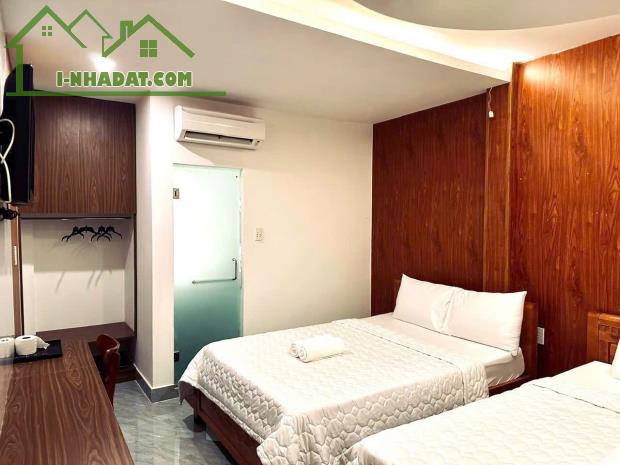 NHÀ MẶT TIỀN ĐƯỜNG NGANG 6M . SỔ HỒNG RIÊNG NỞ HẬU - CÔNG NHẬN ĐỦ 207M2 - 1