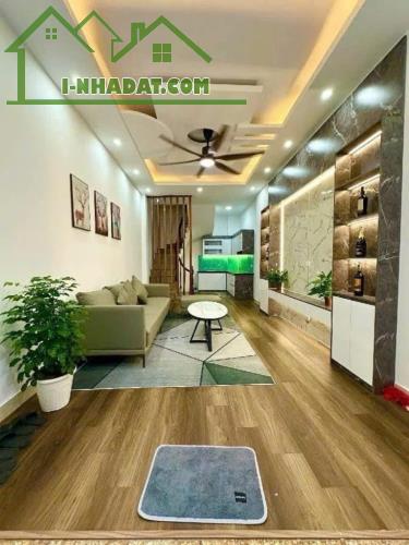 BÁN NHÀ 4 TẦNG, 40M2, PH MINH KHAI - VỊ TRÍ VÀNG, GIÁ CHỈ 3.5 TỶ - SỔ ĐỎ CHÍNH CHỦ - 2
