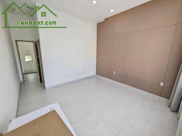 Bán nhà trục chính khu biệt thự hưng lợi gần y học cổ truyền giá 2,999 tỷ - 3