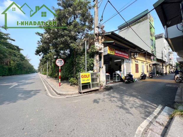 Bán nhà khu quân đội 918, sân golf Long Biên, 45m2, mặt tiền 4.5m, giá chào 7.4 tỷ.
