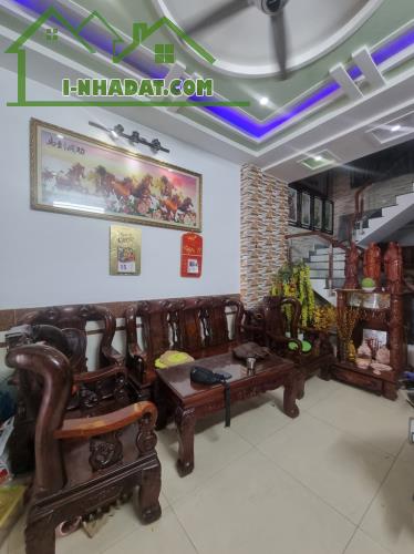 Bán nhà mặt phố Tân Hòa 2, Q.9, 68m2, 4 tầng, 7.8 tỷ, sổ hồng