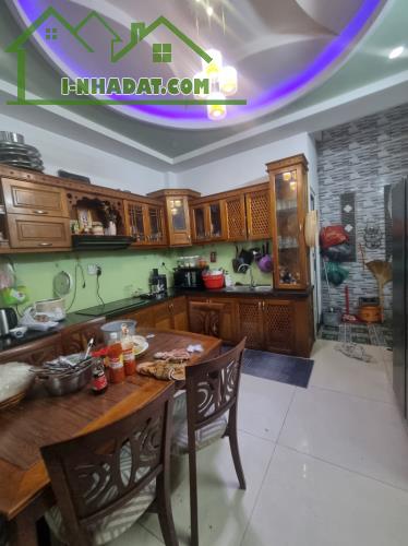 Bán nhà mặt phố Tân Hòa 2, Q.9, 68m2, 4 tầng, 7.8 tỷ, sổ hồng - 1