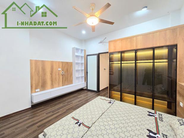 NHÀ ĐẸP GIÁP BÁT, KIM ĐỒNG! 33M2, 5 TẦNG MỚI, NGÕ 2.5M, ÔTÔ 15M, SÁT CHỢ, SỔ CC - 6.58 TỶ - 3