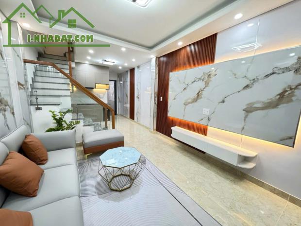 Bình Thạnh 3 lầu đẹp HXH Đinh Bộ Lĩnh 53m2 tặng nội thất ở ngay gần Q1 chỉ 8.x tỷ