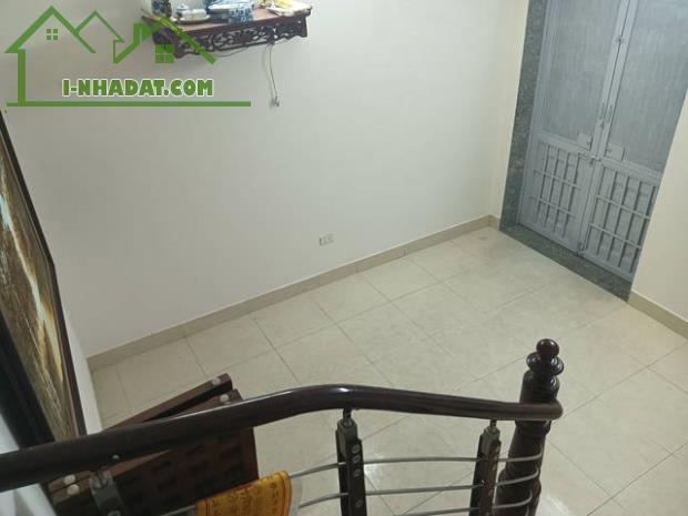 BÁN NHÀ VĂN HƯƠNG, ĐỐNG  ĐA, DT 25 M , VỊ TRÍ SÁT PHỐ, TẦM TIỀN BẠT  TRUNG TÂM ĐỐNG ĐA NHỈ - 3