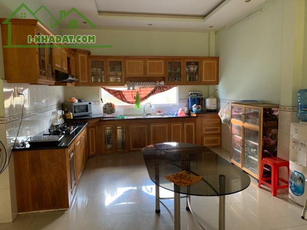Hẻm 10m lê văn quới 8 x 14m chỉ. 8.2 tỷ.