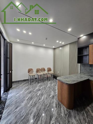 BÁN NHÀ 5 TẦNG FULL NỘI THẤT – PHỐ VIỆT HƯNG, LONG BIÊN - 1