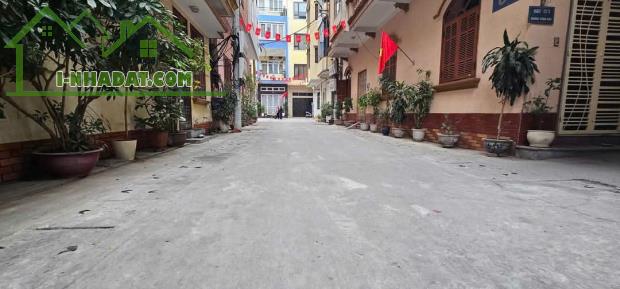 Bán nhà Vạn Phúc, Hà Đông 45m², 5 tầng , Thang máy, 10 tỷ hơn Ô TÔ ngủ trong nhà, thuận ti