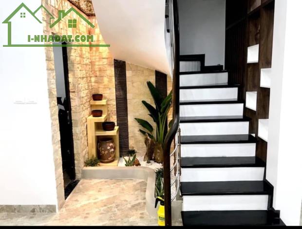 Bán nhà 5 tầng Đại Cát, Liên Mạc, Bắc Từ Liêm 35m2, giá hơn 5 tỷ.