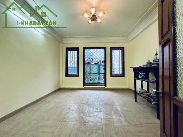 10 tỷ có nhà PHỐ ĐẸP đường Hai Bà Trưng - 5 tầng 46m – LÔ GÓC 2 THOÁNG, MẶT TIỀN RỘNG