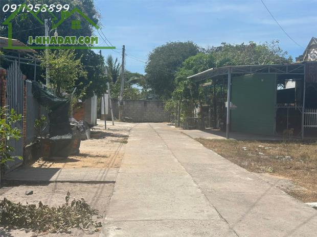 Bán gấp 6m x 16m đất thổ cư Hẻm Nguyễn Tri Phương, thị xã LaGi giá ngộp 1.2 tỷ
