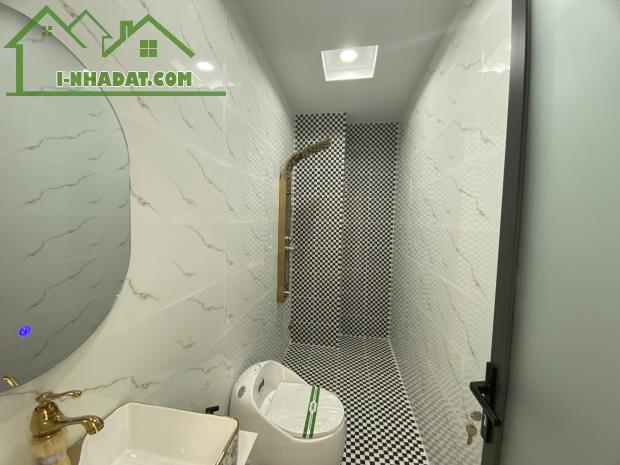 Giảm chào 400 triệu, bán nhà Dĩ An, 3 tầng 4 PN, Hoàn công 4 tỷ nhỉnh - 1