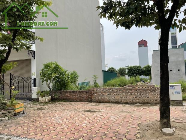 Bán lô đất 60m2 khu TĐC Trâu Quỳ, lô giáp góc, gần đường 22m, vị trí cực đẹp. - 1