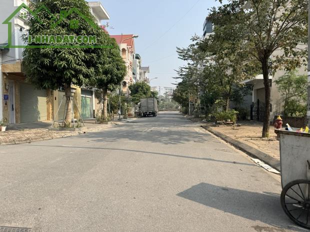 Bán lô đất 60m2 khu TĐC Trâu Quỳ, lô giáp góc, gần đường 22m, vị trí cực đẹp. - 2