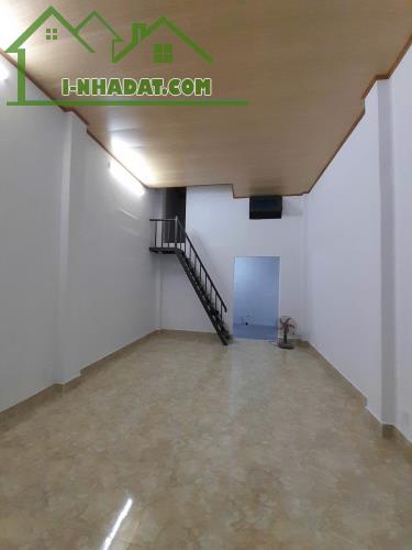 Bán căn nhà nhỏ xinh , ngõ nông , 2 xe máy tránh nhau cạnh UB phường Hùng Vương , Hồng Bàn
