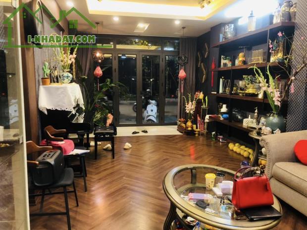 Bán Nhà Mặt Phố Bưởi Ba Đình 55m5T 2MT 5m Vỉa Hè 2 THOÁNG Tặng Nội Thất 18 Tỷ Đường Bưởi. - 2