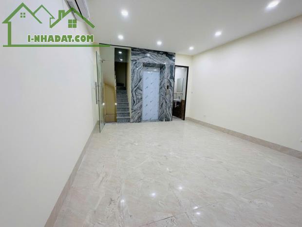 Nhà mặt phố Vip đẹp Nguyễn Trãi x 6 tầng thang máy cực đẹp - 2