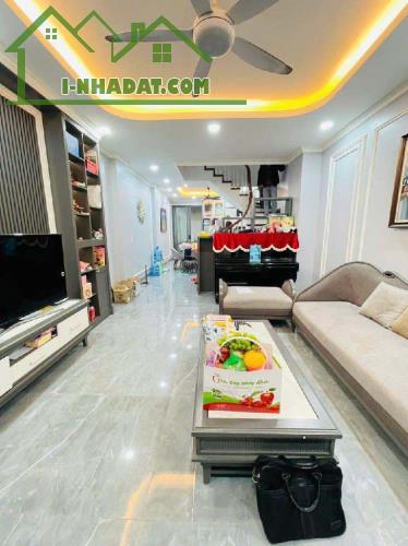 "BÁN GẤP NHÀ XUÂN ĐỈNH - 60M, MẶT TIỀN 4.2M - Ô TÔ ĐỖ CỬA CHỈ 12.4 TỶ!" - 2