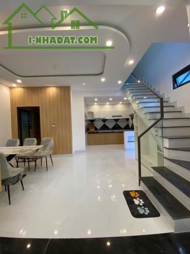 ♥ Nhà Hoàng Diệu, Góc Kiệt gần 4m thẳng  thấy MT, 54m2, KD Tốt, 4.15 tỷ TL - 4