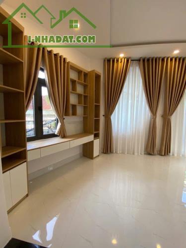 ♥ Nhà Hoàng Diệu, Góc Kiệt gần 4m thẳng  thấy MT, 54m2, KD Tốt, 4.15 tỷ TL
