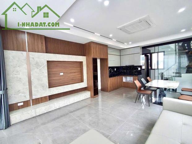 Bán nhà Nguyễn sơn-long biên,thang máy,gara oto,full nội thất,DT 38m,MT 4,2m, giá 9,3 tỷ