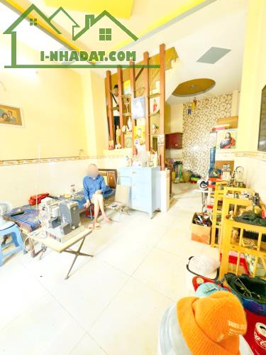 Bán nhà 2 lầu hẻm 154 đường Âu Dương Lân P.3 Quận 8 - 1
