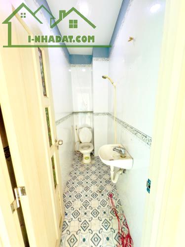 Bán nhà 2 lầu hẻm 154 đường Âu Dương Lân P.3 Quận 8 - 4