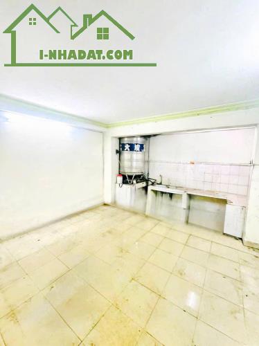 Bán nhà Mặt tiền Âu Cơ, ngay Ba Vân - Lũy Bán Bích, 4.2x26.5m, 4 Tầng - 6PN, 19.9 tỷ.