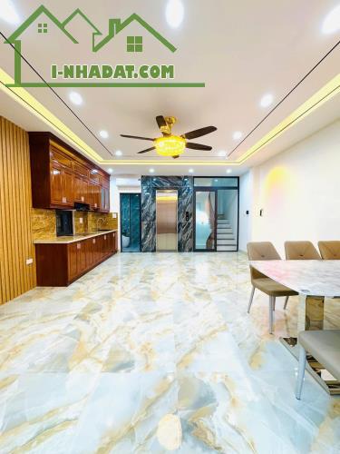 🔥 SIÊU PHẨM NGUYỄN VĂN CỪ! 51M² – 6 TẦNG – THANG MÁY – LÔ GÓC 3 THOÁNG! 9,25TỶ - 1