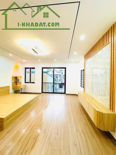 🔥 SIÊU PHẨM NGUYỄN VĂN CỪ! 51M² – 6 TẦNG – THANG MÁY – LÔ GÓC 3 THOÁNG! 9,25TỶ - 2