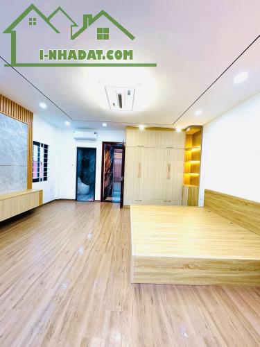 🔥 SIÊU PHẨM NGUYỄN VĂN CỪ! 51M² – 6 TẦNG – THANG MÁY – LÔ GÓC 3 THOÁNG! 9,25TỶ - 3