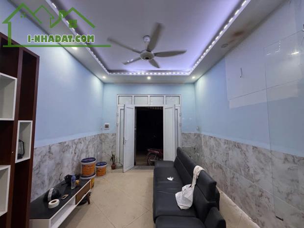 Bán nhà phố Thái Thịnh_Sổ Đỏ Chính Chủ_Lô Góc Hai Thoáng_33mx4T_Giá: 6.5 Tỷ, Lh: - 2