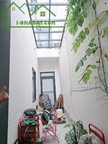 Bán gấp nhà đẹp ở ngay Trần Xuân Soạn, xe hơi ngủ nhà, diện tích khủng 115m2, SHR. - 4