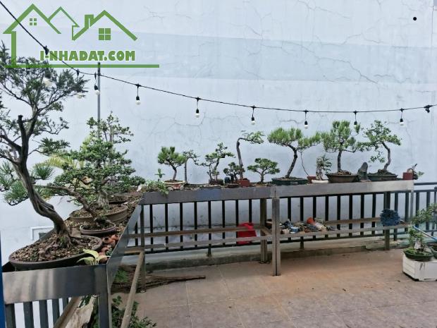Bán gấp nhà đẹp ở ngay Trần Xuân Soạn, xe hơi ngủ nhà, diện tích khủng 115m2, SHR. - 5