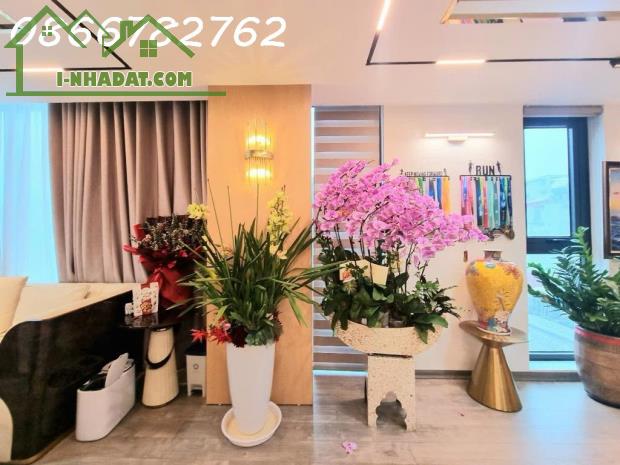 BÁN TÒA CC MINI TRẦN CUNG – LÔ GÓC – NGÕ THÔNG –250m2x7T  DÒNG TIỀN 250TR/THÁNG – 52 TỶ