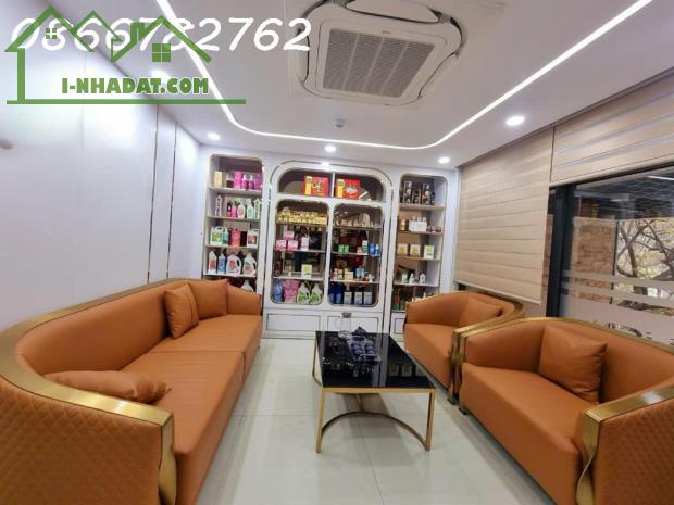 BÁN TÒA CC MINI TRẦN CUNG – LÔ GÓC – NGÕ THÔNG –250m2x7T  DÒNG TIỀN 250TR/THÁNG – 52 TỶ - 3