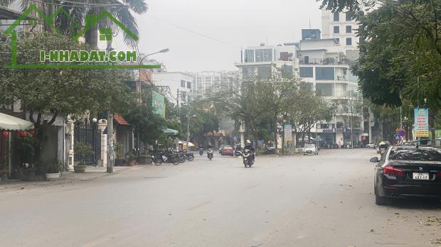 CHỈ 9.X TỶ NHÀ MỚI BỒ ĐỀ 35M, 5T, MT4M, NỞ HẬU, CÁCH 1 NHÀ RA PHỐ, Ô TÔ VÀO, KINH DOANH.