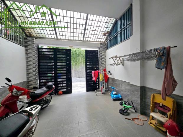 Bán nhà hẻm xe hơi đường số 19 Khu bên sông Hiệp Bình Chánh, Thủ Đức