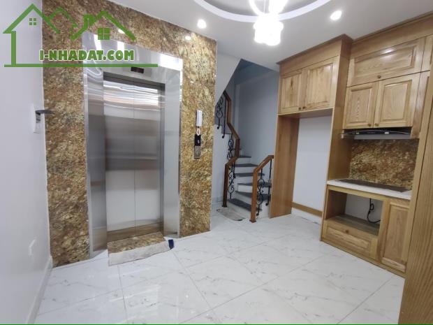 BÁN NHÀ –PHỐ VĂN TRƯƠNG-QUẬN ĐÔNG ĐA- XÂY MỚI 6 TẦNG – THANG MÁY- NGÕ Ô TÔ