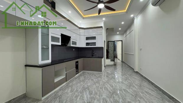 🏡 Nguyễn Văn Cừ - Long Biên - 71m2 - 11,7 tỷ - Dân xây - Ô tô - 2 thoáng