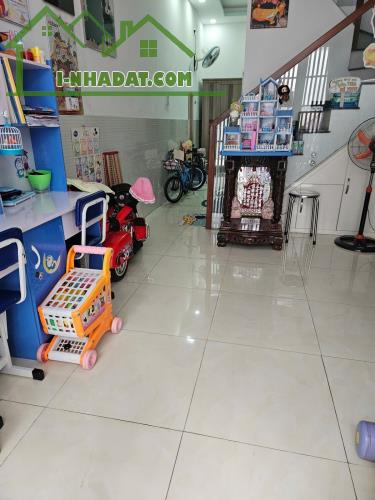 Bán nhà 30m2, HXH, đường Liên Khu 5-6, Bình Tân, 4 tầng, 4 PN, giá 2.45 tỷ còn TL.