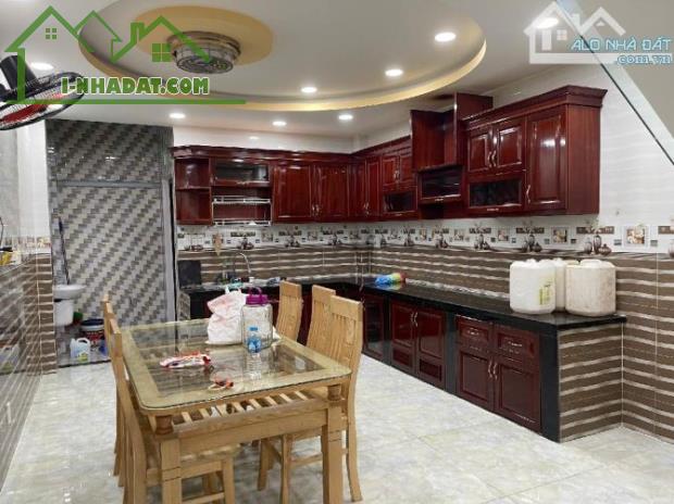 HẺM XE HƠI 5M - 4 TẦNG - 4M x 16M - NGAY CHỢ LẠC QUANG - GẦN MẶT TIỀN - TRƯỜNG CHINH - 2