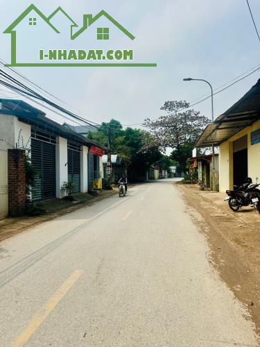GIÁ CHỈ HƠN 2 TỶ DT 63 M ĐẤT MẶT ĐƯỜNG NHỰA KINH DOANG TẠI ĐƯỜNG 418 - 2