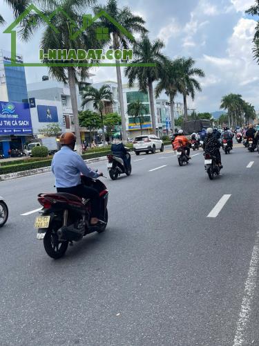 Bán nhà 3 tầng MT Điện Biên Phủ_ Khu Sầm Uất_ 67m2_ 11.5 tỷ.