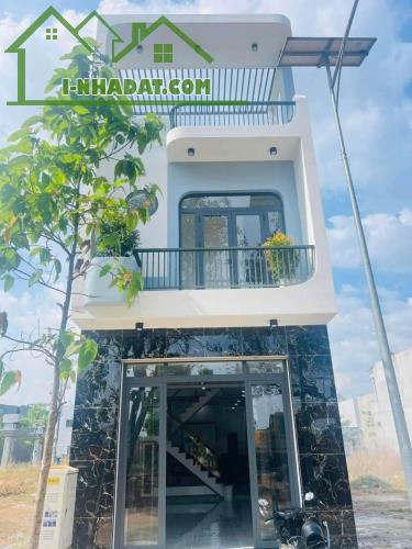 Nhà sổ riêng 3 tầng gần chợ Tân Hiệp