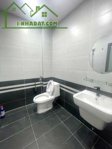 Nhà sổ riêng 3 tầng gần chợ Tân Hiệp - 3