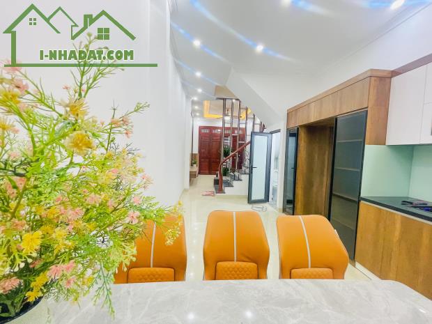 NHÀ ĐẸP ĐỘI CẤN BA ĐÌNH 50m 5T Mt 9m GIÁ 9.7 TỶ NGÕ THÔNG 20M RA Ô TÔ KINH DOANH. - 2