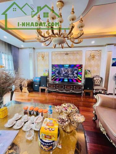 BÁN NHÀ LIỀN KỀ 5 TẦNG X 92M2 THANG MÁY- MẶT TIỀN RÔNG 5,5M TẠI THANH XUÂN