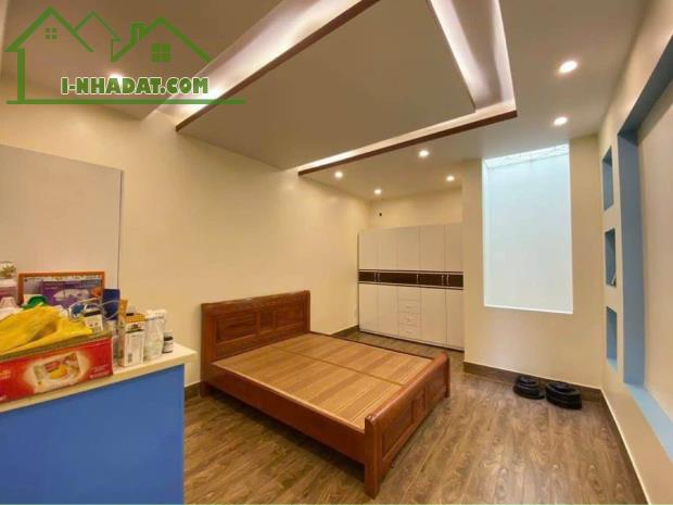 Đỉnh của chóp. Nhà dân xây 34m2 phố Ngọc Trì, tiện ích ngập đầu. Giá nhỉnh 4, ...tỷ - 2